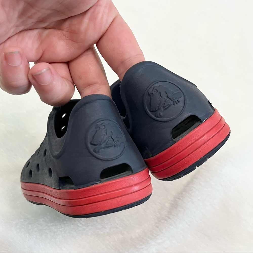 Crocs Navy Blue and Red Bump It Shoes Toddler Size 8c - Picture 8 of 8